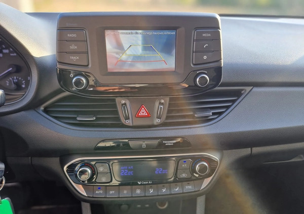 Hyundai I30 cena 39900 przebieg: 182712, rok produkcji 2017 z Pruszków małe 301